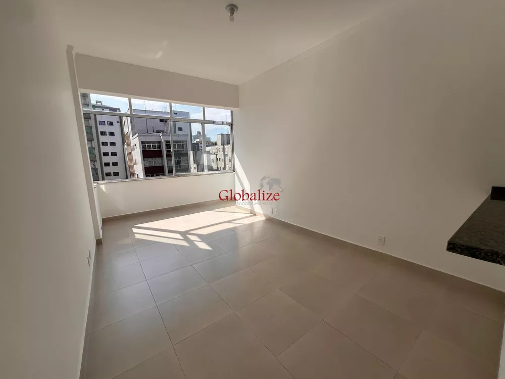 Apartamento à venda com 1 quarto, 50m² - Foto 2