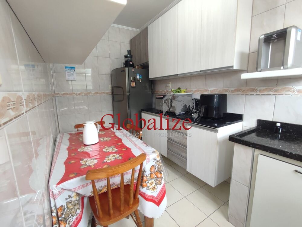 Apartamento à venda com 2 quartos, 72m² - Foto 2