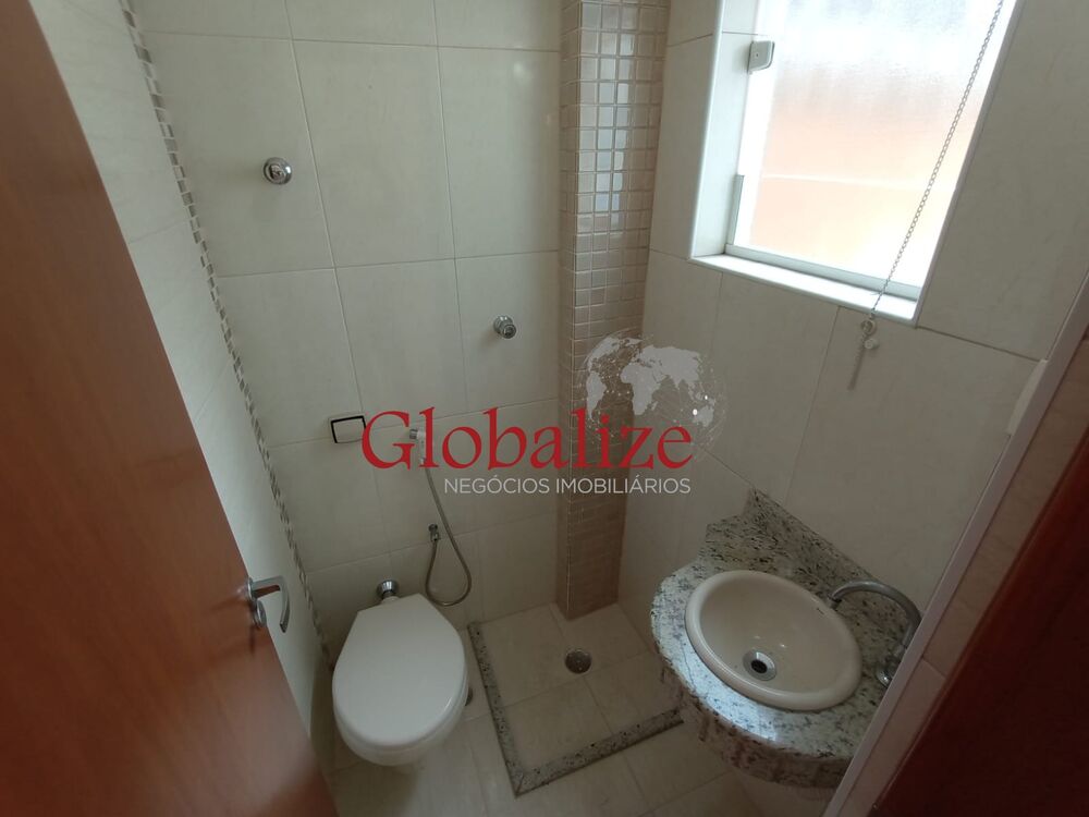 Casa à venda e aluguel com 4 quartos, 126m² - Foto 2