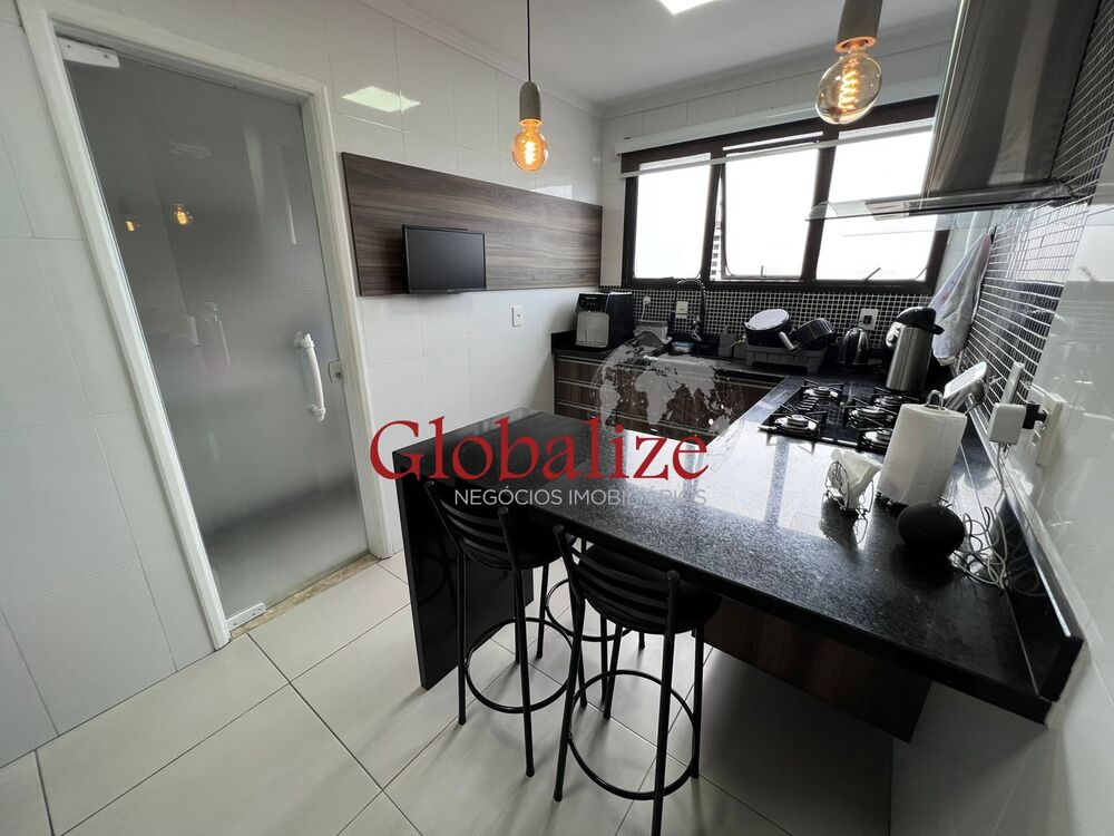 Cobertura, 3 quartos, 207 m² - Foto 2
