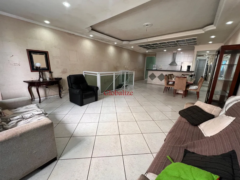 Casa, 3 quartos, 220 m² - Foto 1