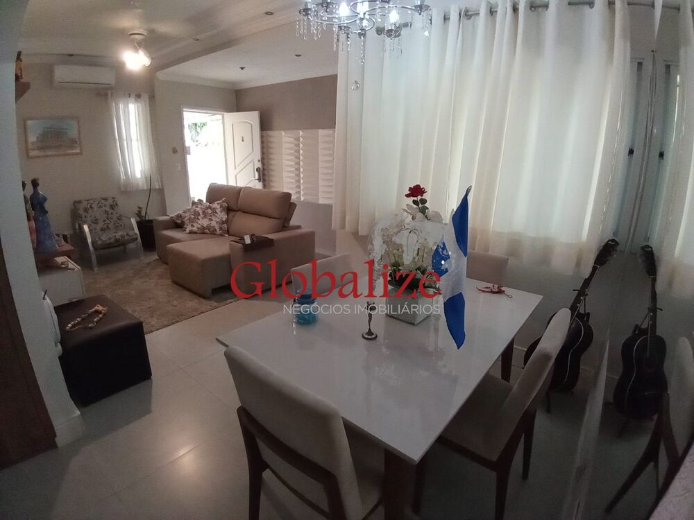 Casa, 3 quartos, 118 m² - Foto 1