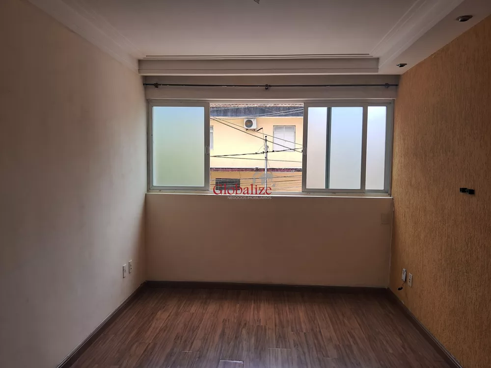 Apartamento à venda com 2 quartos, 70m² - Foto 4