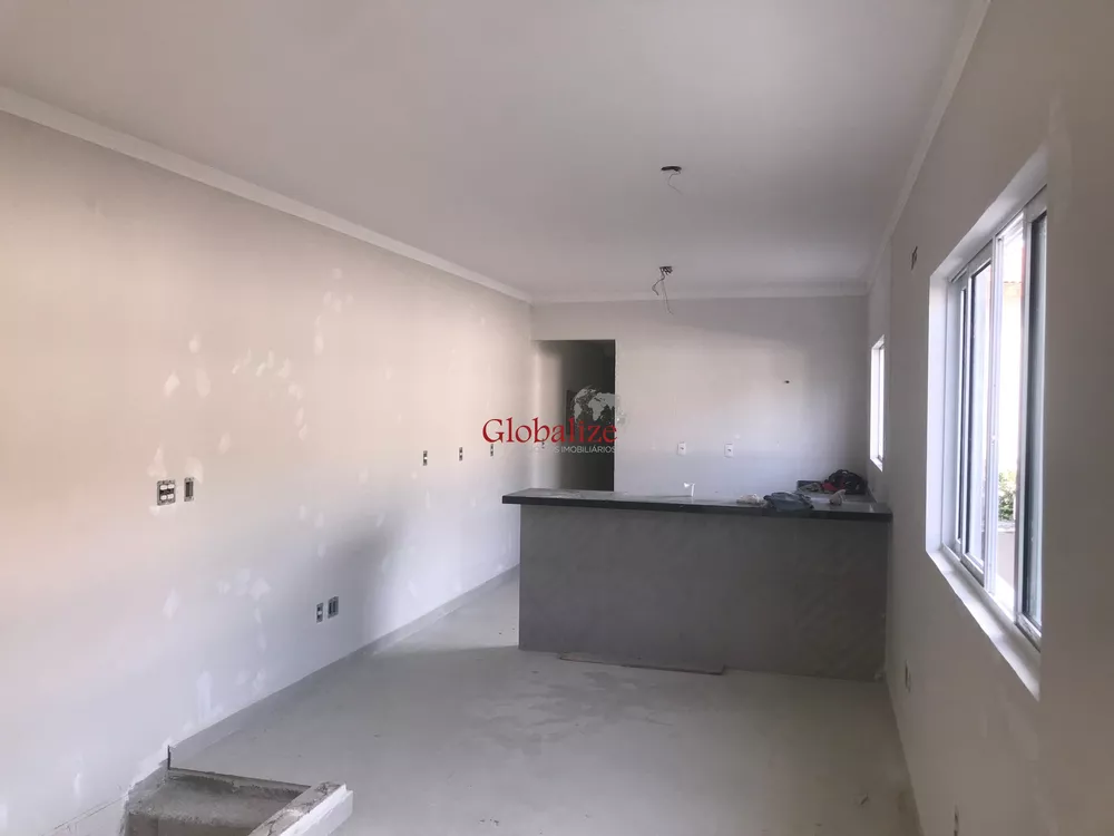 Casa à venda com 3 quartos, 120m² - Foto 3