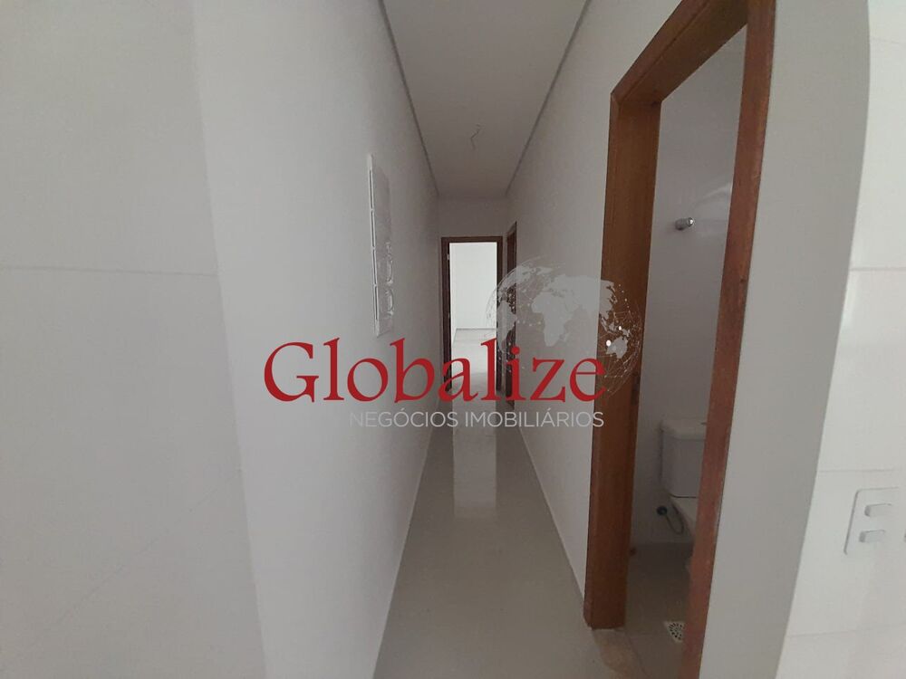 Casa à venda com 4 quartos, 200m² - Foto 2