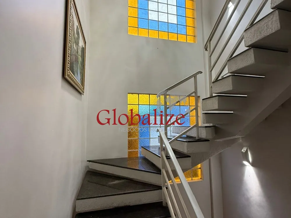Casa, 5 quartos, 208 m² - Foto 2