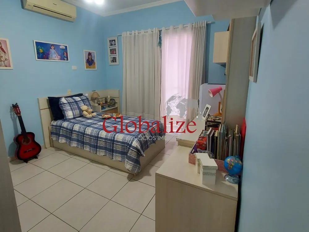 Casa, 4 quartos, 228 m² - Foto 8