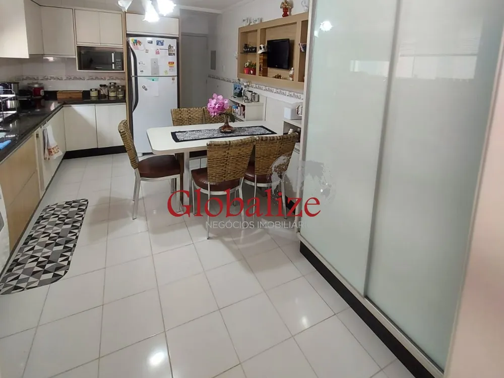 Casa, 4 quartos, 228 m² - Foto 2