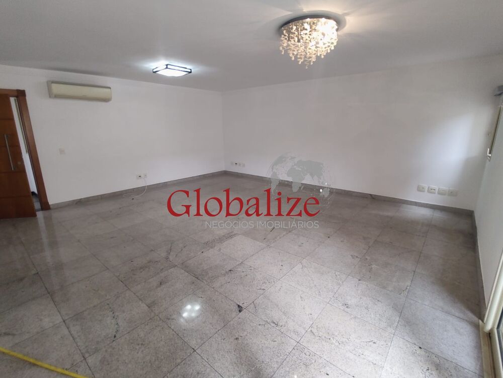 Apartamento para alugar com 4 quartos, 151m² - Foto 2
