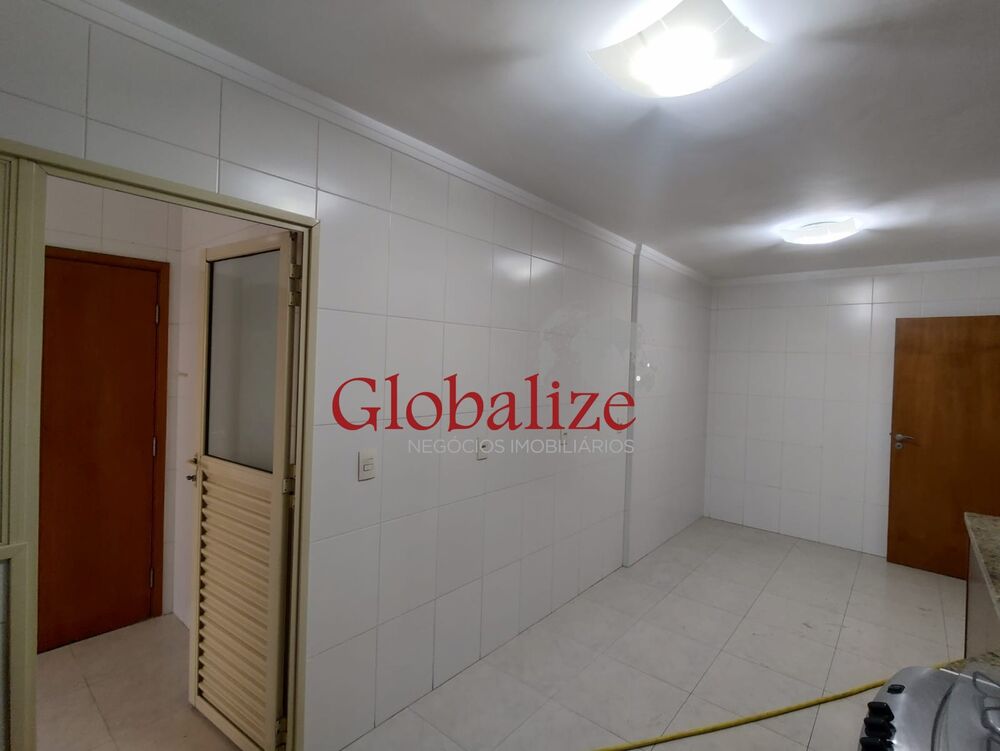 Apartamento para alugar com 4 quartos, 151m² - Foto 8