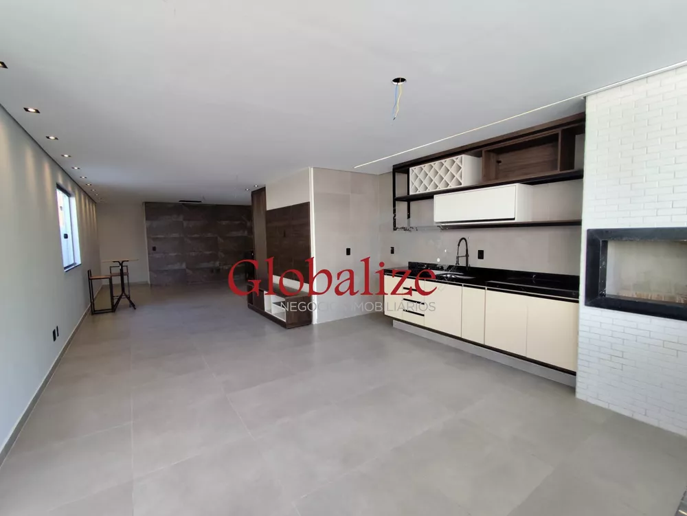 Casa à venda com 4 quartos, 290m² - Foto 8