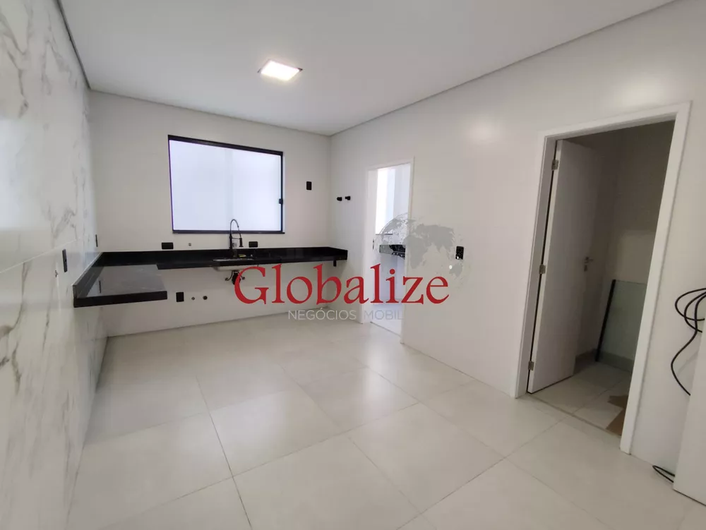 Casa à venda com 4 quartos, 290m² - Foto 13