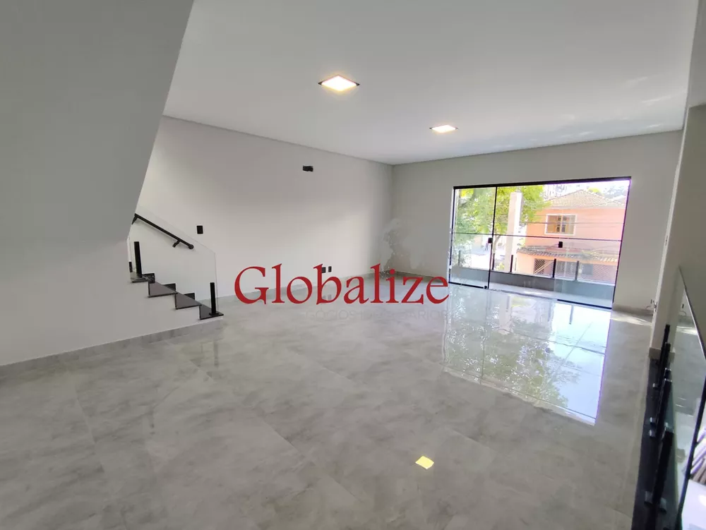 Casa à venda com 4 quartos, 290m² - Foto 3