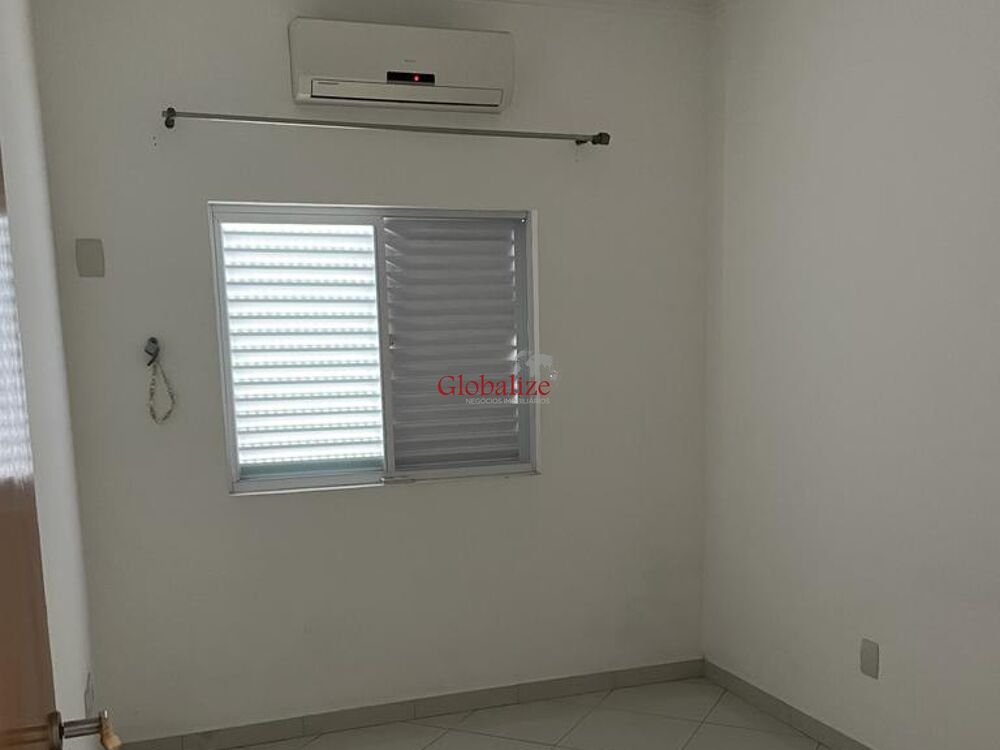 Casa à venda com 3 quartos, 127m² - Foto 2