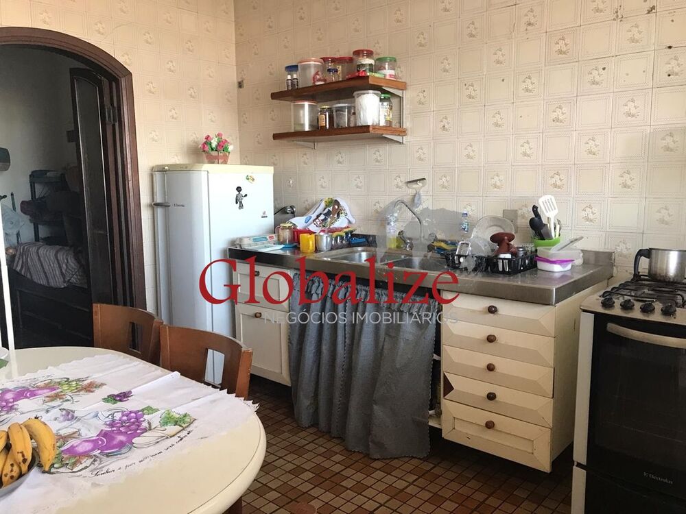 Cobertura, 3 quartos, 215 m² - Foto 2