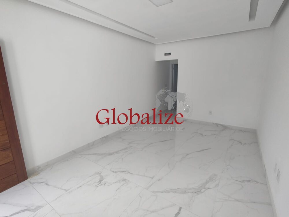 Casa à venda com 3 quartos, 97m² - Foto 1