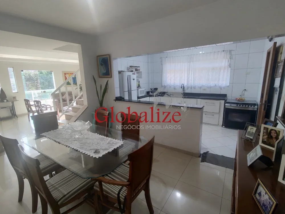 Casa, 3 quartos, 200 m² - Foto 1