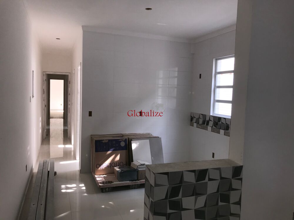 Casa à venda com 2 quartos, 80m² - Foto 1