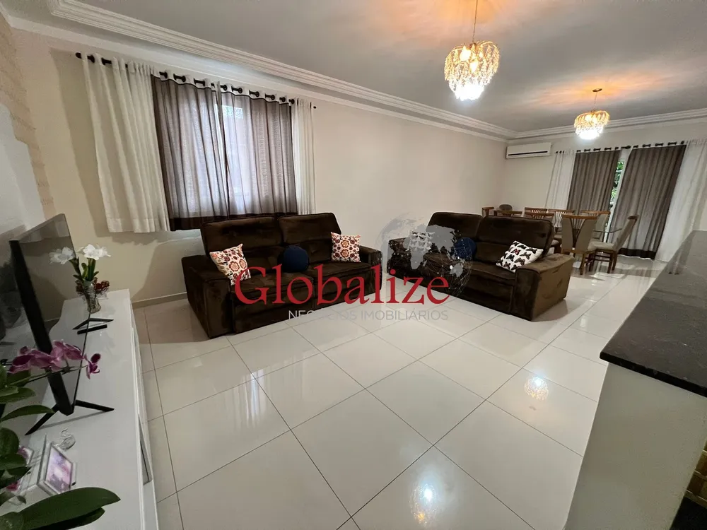 Casa, 3 quartos, 210 m² - Foto 2