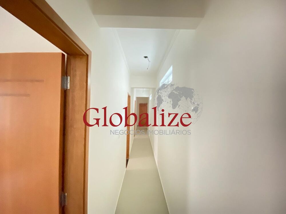 Casa à venda com 3 quartos, 116m² - Foto 2