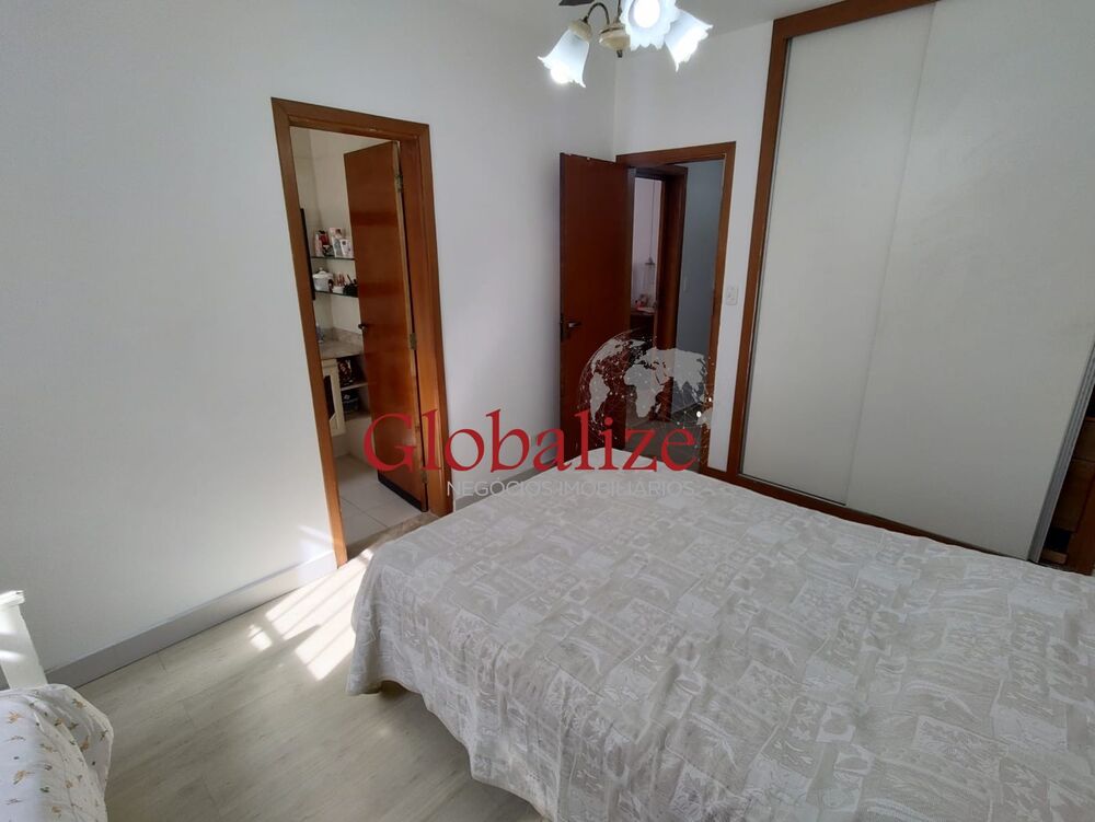 Casa, 4 quartos, 199 m² - Foto 2