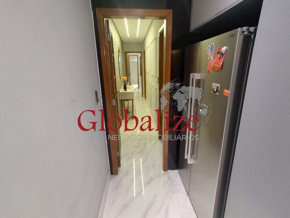 Casa à venda com 3 quartos, 200m² - Foto 12