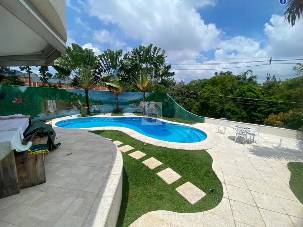 Sobrado, 3 quartos, 680 m² - Foto 1