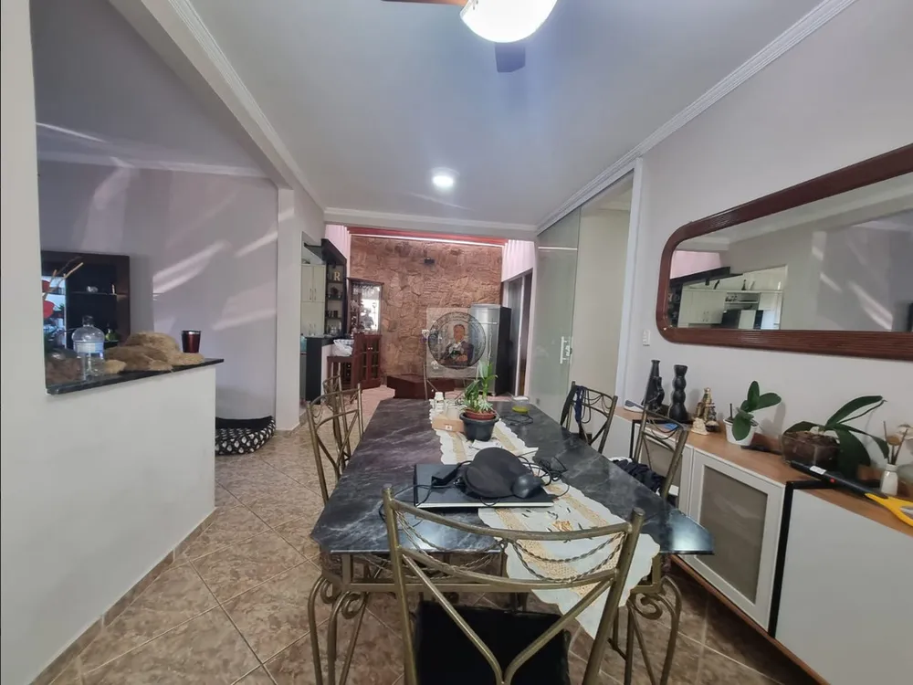 Casa, 4 quartos, 224 m² - Foto 1
