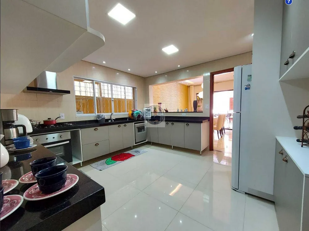 Sobrado, 5 quartos, 338 m² - Foto 4