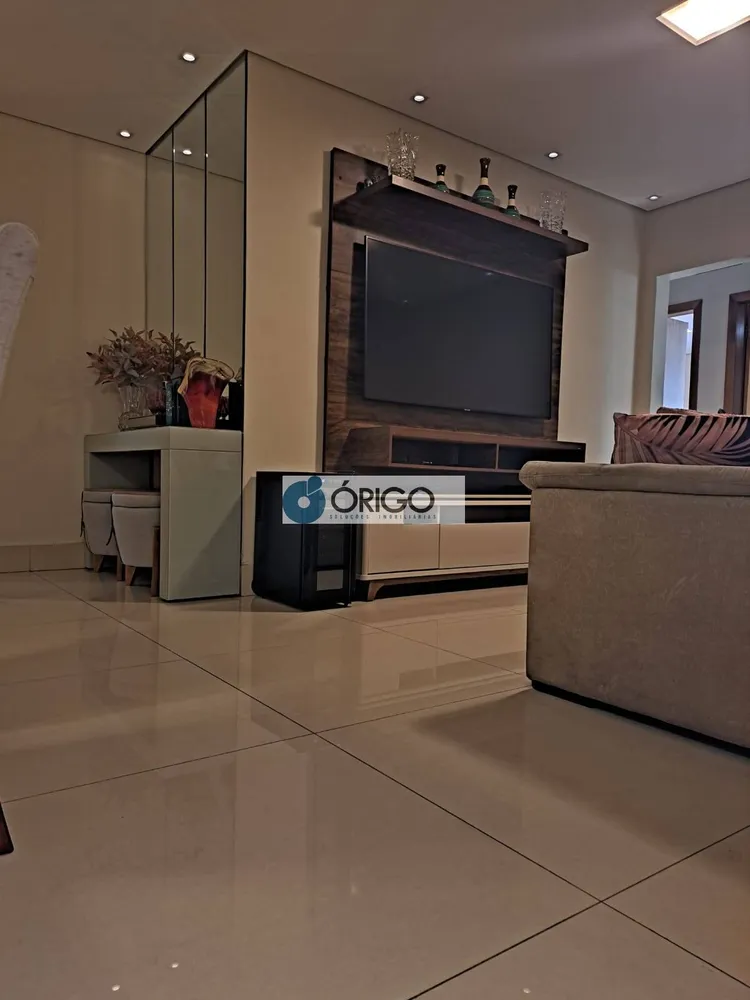 Apartamento, 3 quartos, 180 m² - Foto 1