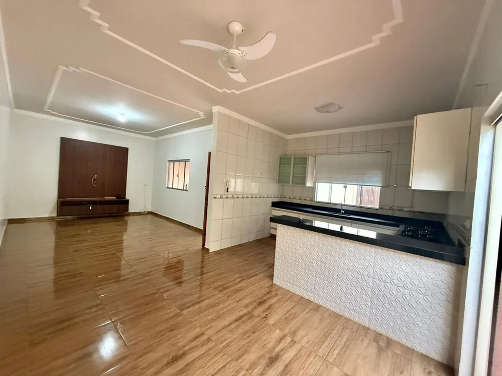 Casa, 3 quartos, 200 m² - Foto 2