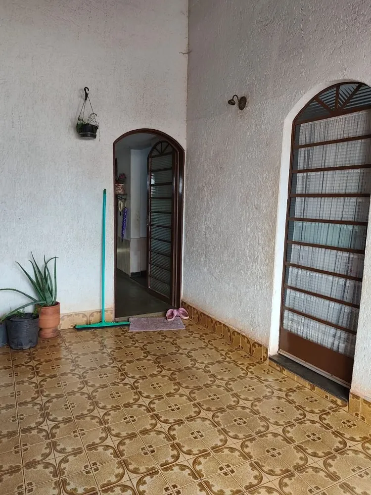 Casa, 2 quartos, 180 m² - Foto 1