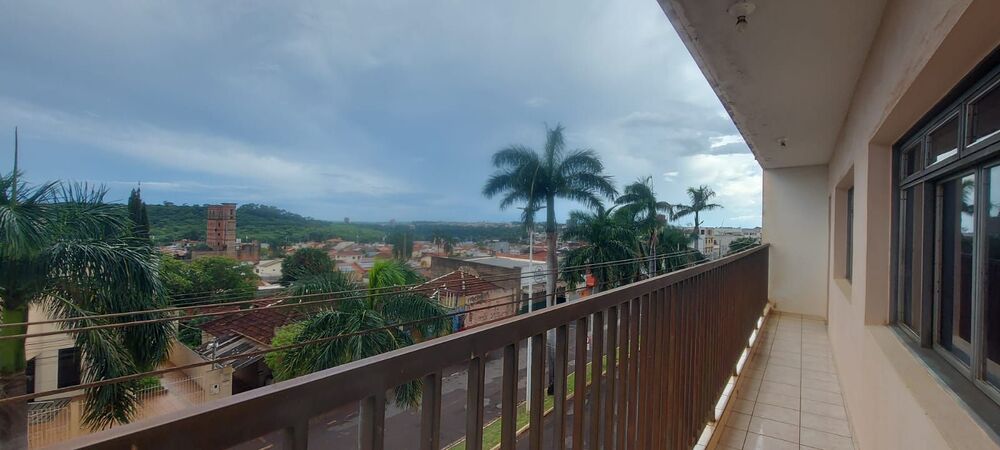 Apartamento à venda com 2 quartos, 135m² - Foto 1