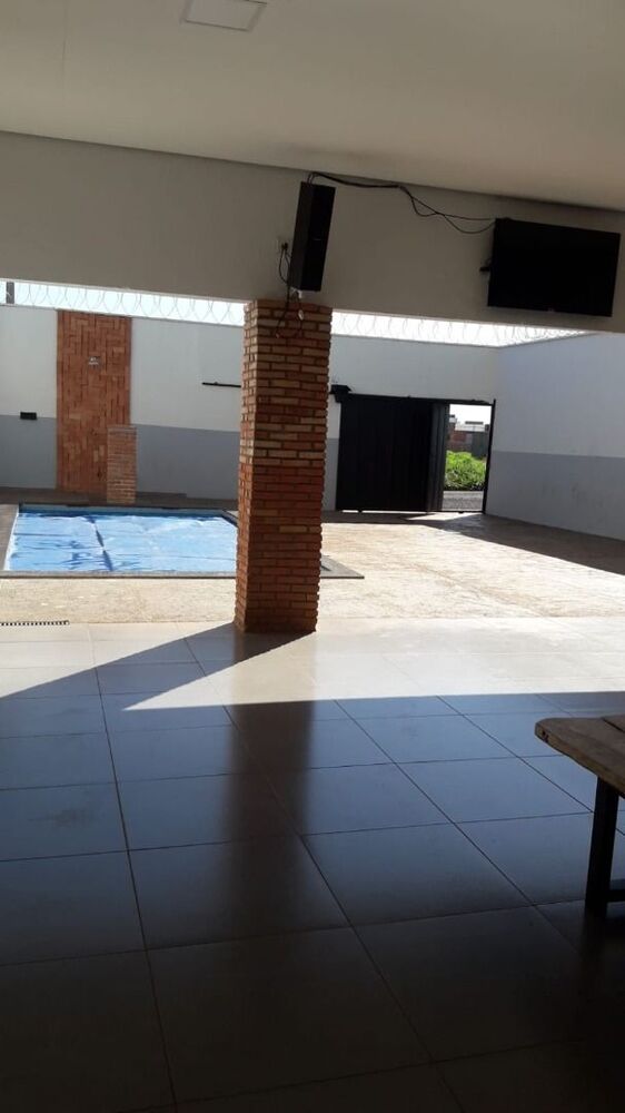 Casa à venda com 2 quartos, 200m² - Foto 2