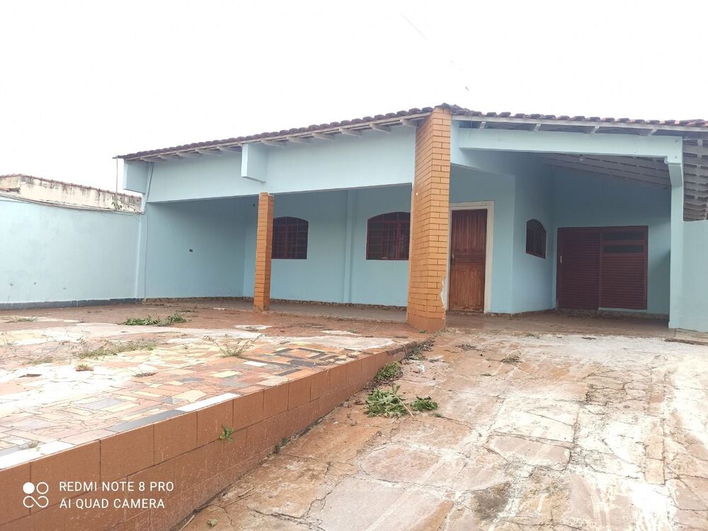 Casa à venda com 3 quartos, 70m² - Foto 1