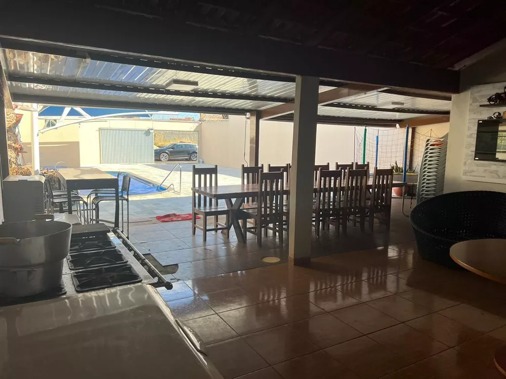 Casa à venda com 1 quarto, 250M2 - Foto 1