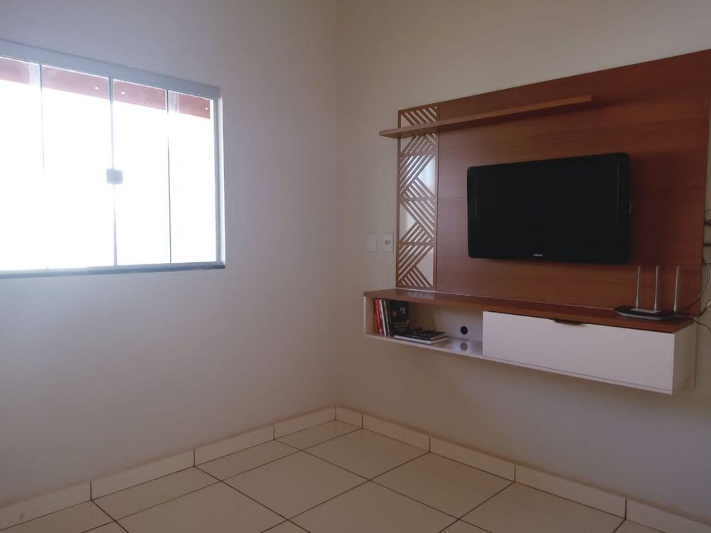 Casa à venda e aluguel com 2 quartos, 76m² - Foto 2