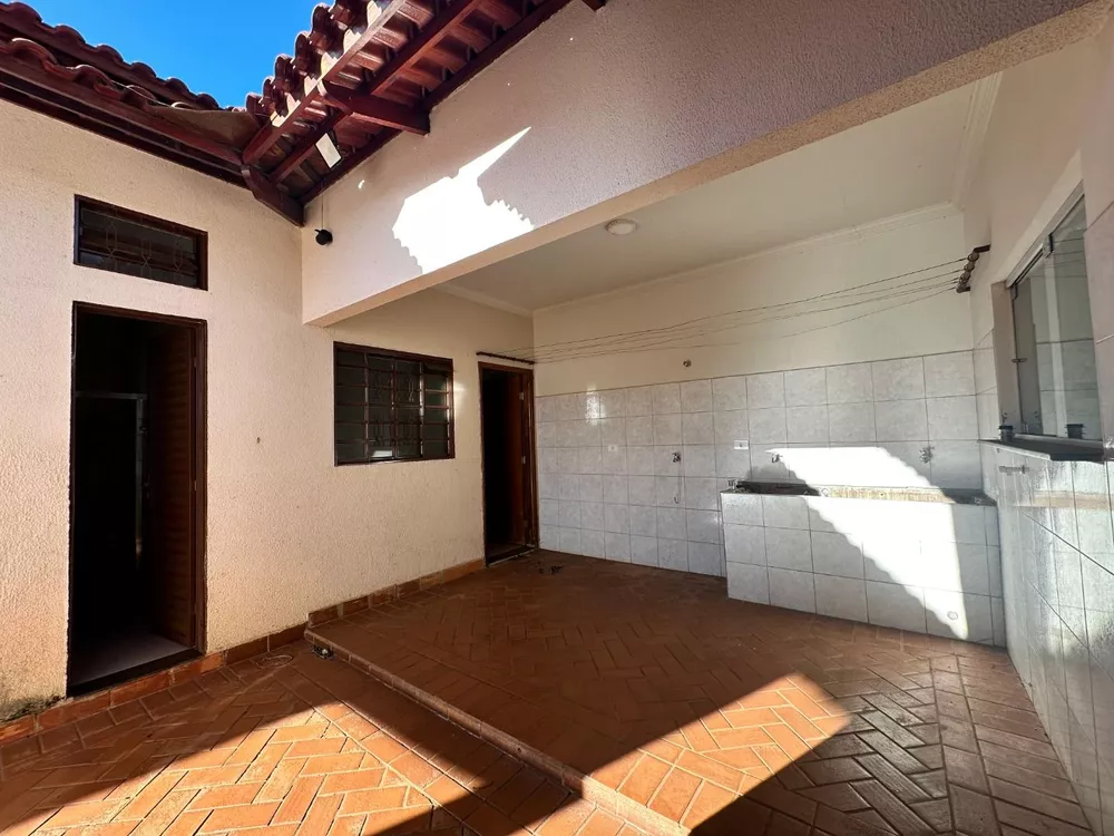 Casa à venda e aluguel com 3 quartos, 198m² - Foto 10