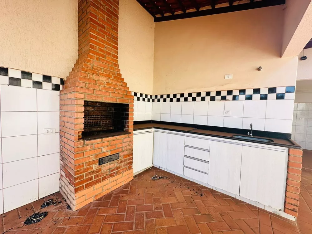 Casa à venda e aluguel com 3 quartos, 198m² - Foto 11