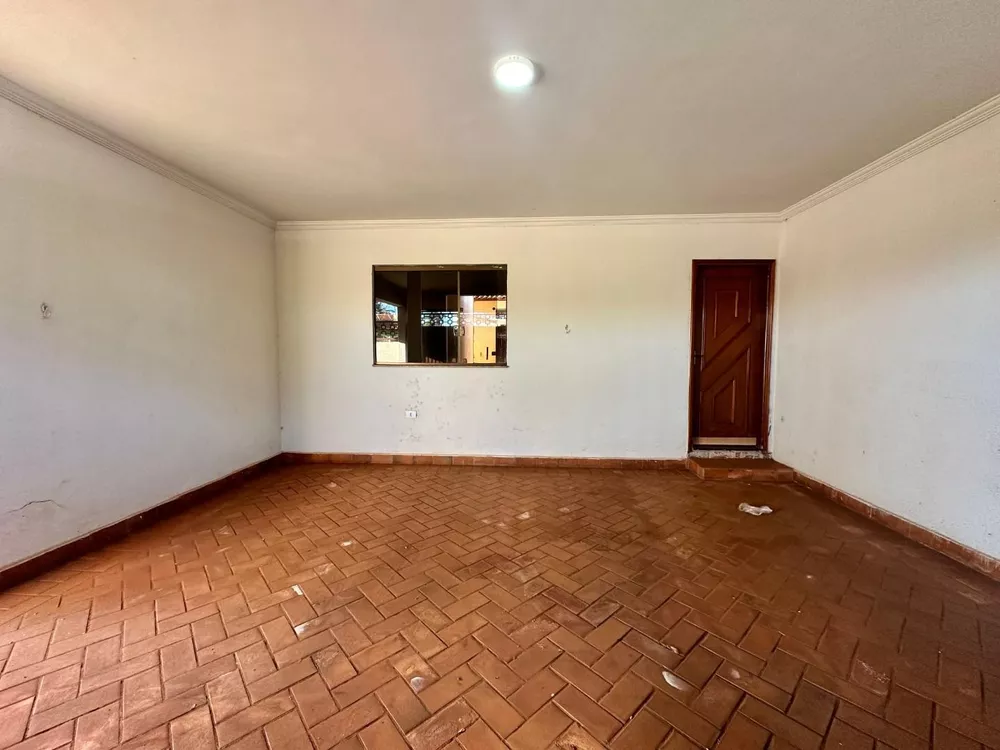 Casa à venda e aluguel com 3 quartos, 198m² - Foto 3