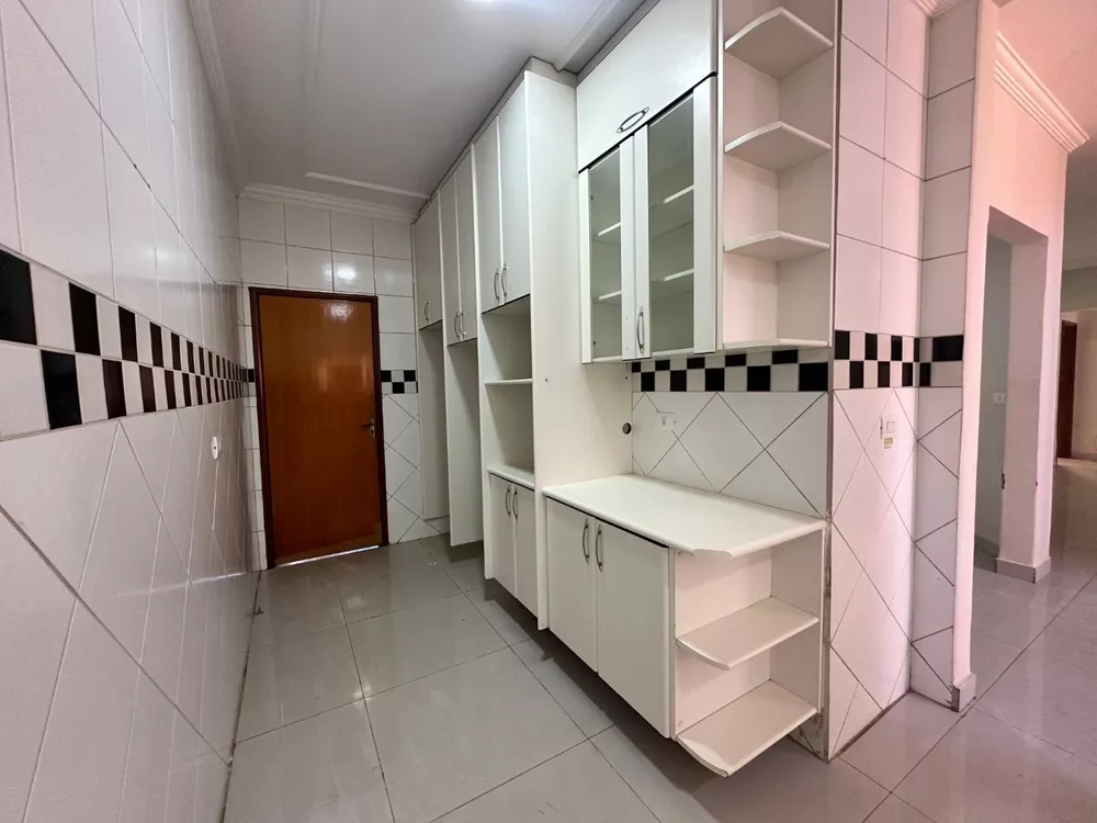 Casa à venda e aluguel com 3 quartos, 198m² - Foto 6