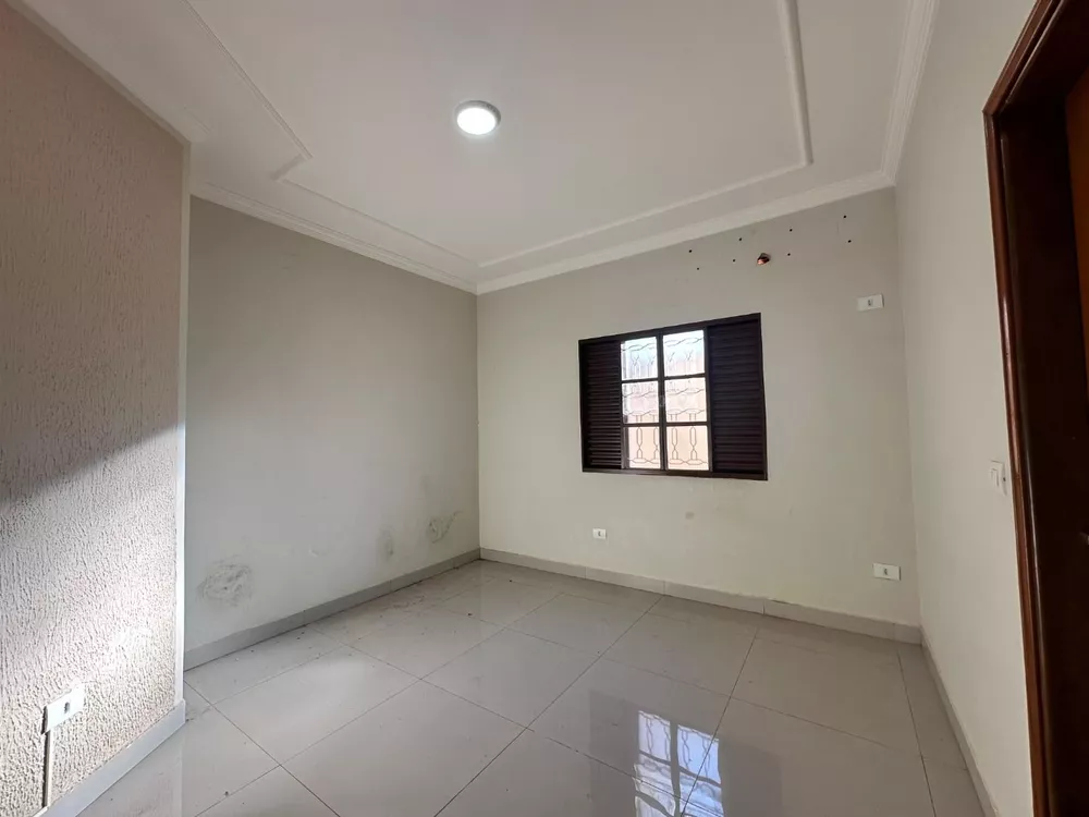 Casa à venda e aluguel com 3 quartos, 198m² - Foto 4