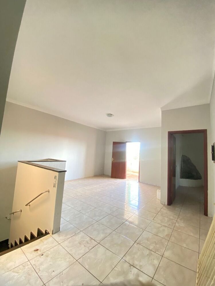 Casa para alugar com 8 quartos, 1m² - Foto 1
