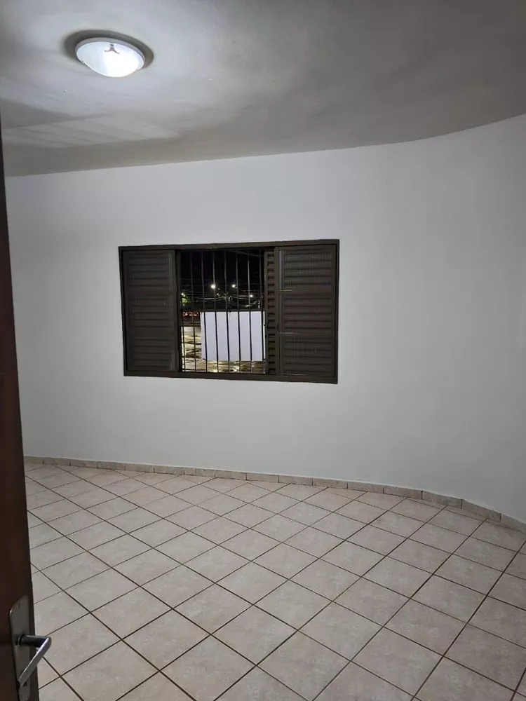 Apartamento para alugar com 3 quartos, 140m² - Foto 4