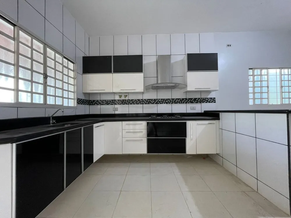Casa, 4 quartos, 280 m² - Foto 3