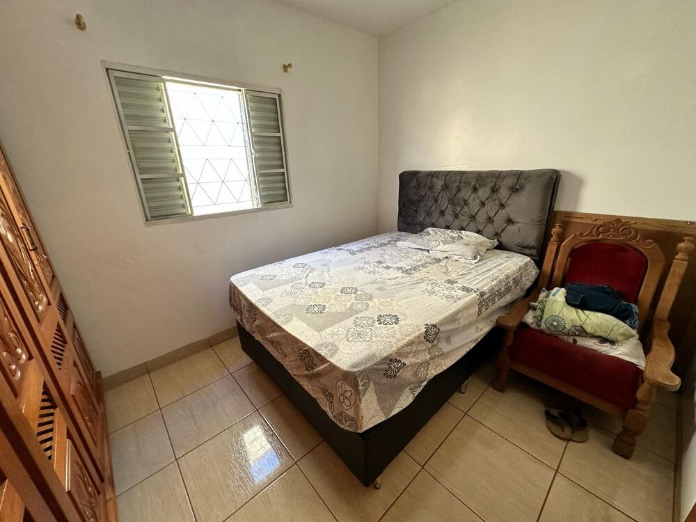 Casa à venda com 3 quartos, 280m² - Foto 1