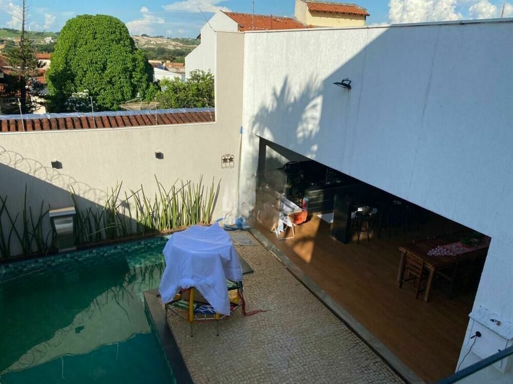 Casa à venda com 3 quartos, 420M2 - Foto 1