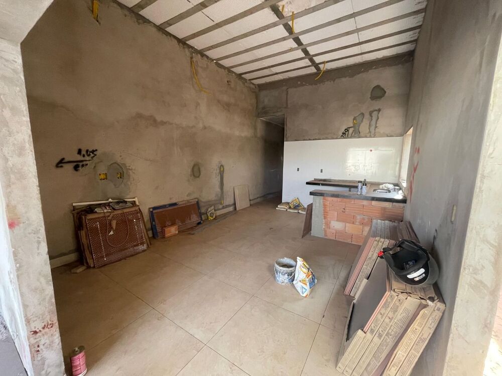 Casa à venda com 2 quartos, 96m² - Foto 2