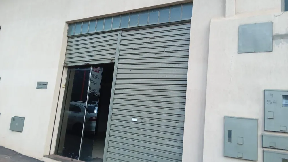 Sala-Conjunto, 1000 m² - Foto 1