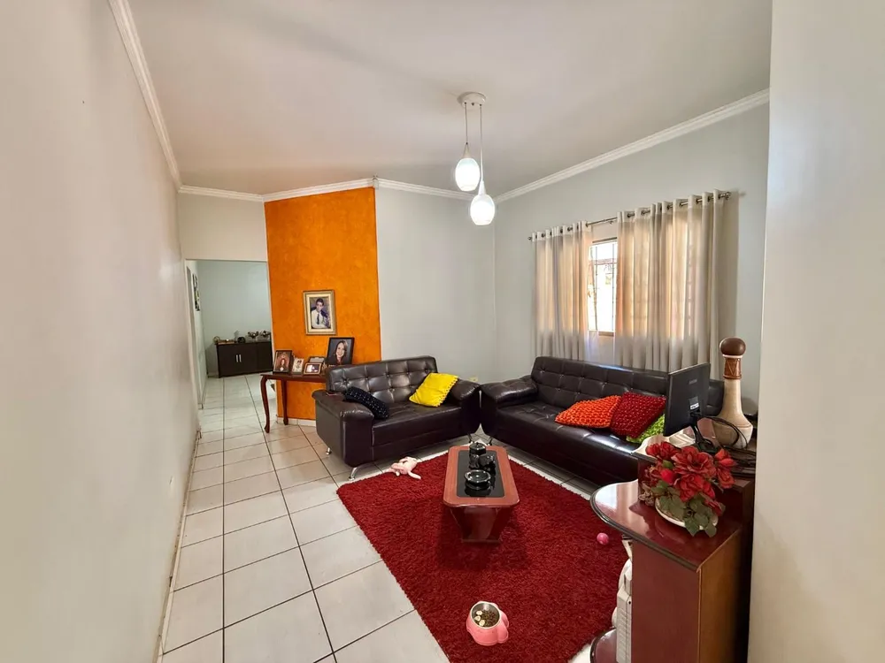 Casa, 3 quartos, 234 m² - Foto 1